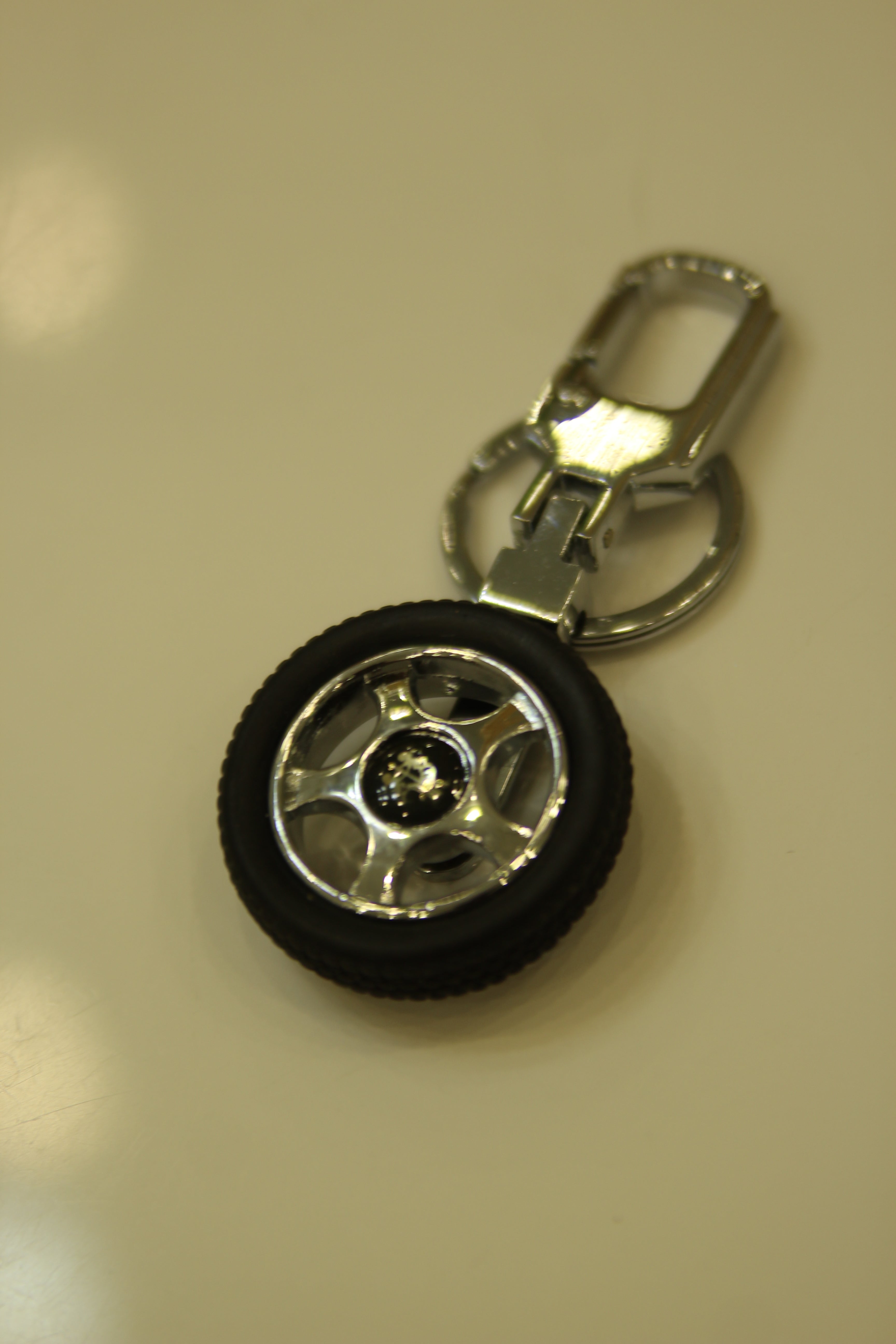 Steer in Style — Classic Wheel Keychain
